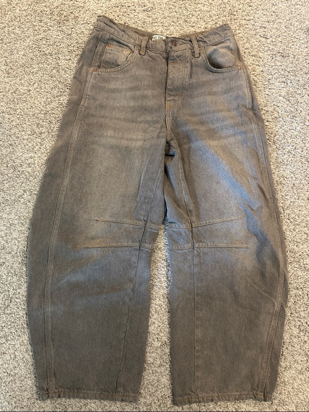 Relaxed Wide-Leg Jeans in Washed Gray